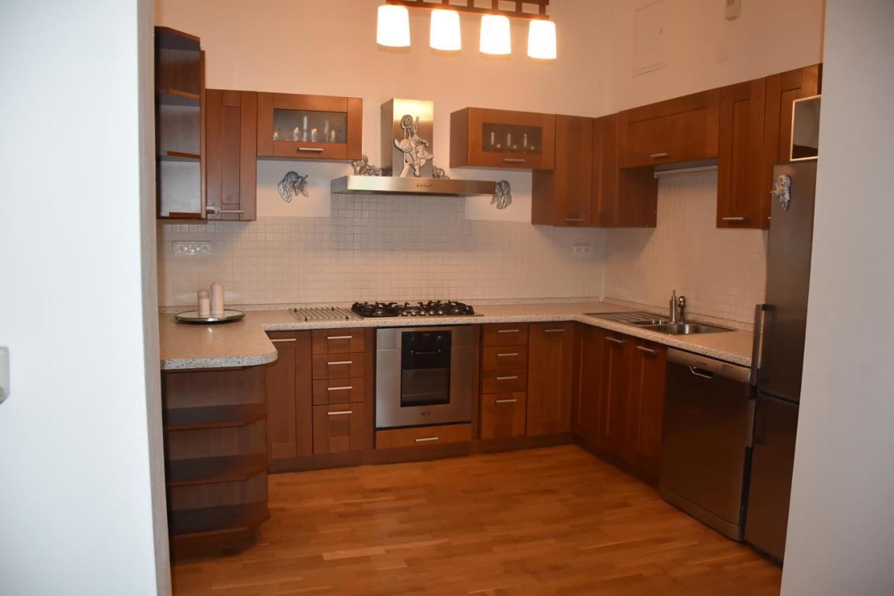 Lovecky Apartman Na Namesti Ve Frenstate Pod Radhostem Frenstat pod Radhostem Luaran gambar