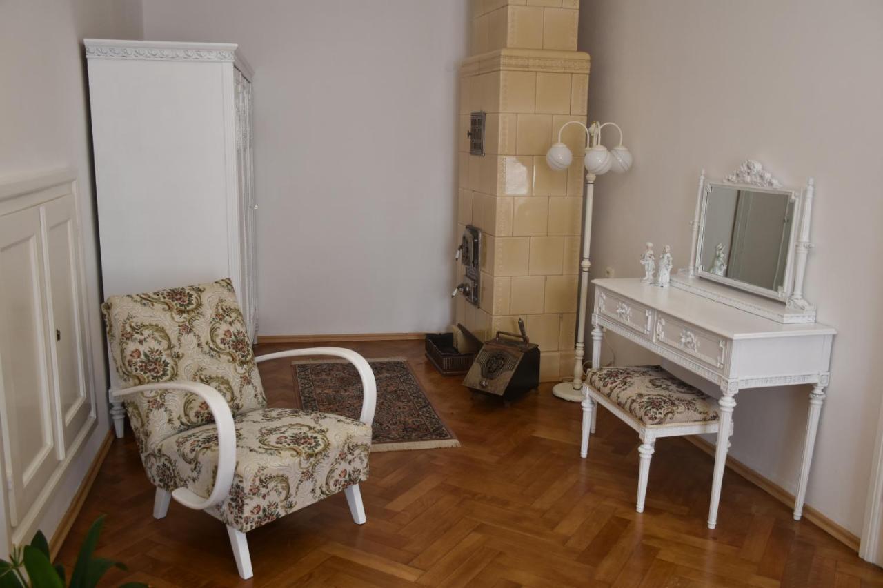 Lovecky Apartman Na Namesti Ve Frenstate Pod Radhostem Frenstat pod Radhostem Luaran gambar