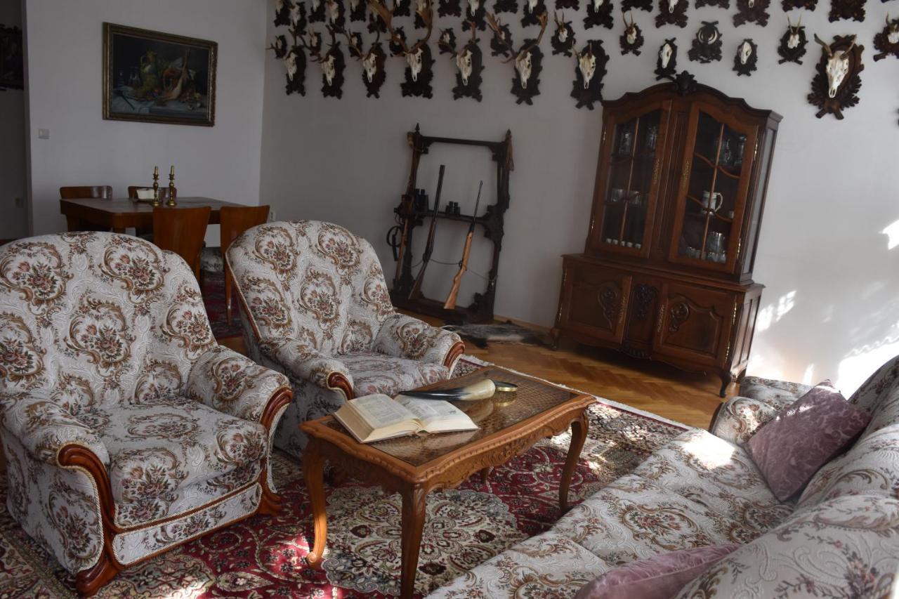 Lovecky Apartman Na Namesti Ve Frenstate Pod Radhostem Frenstat pod Radhostem Luaran gambar